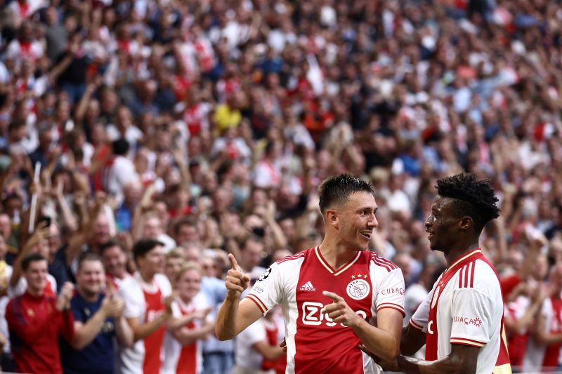 Ajax Habiskan Rangers 4-0